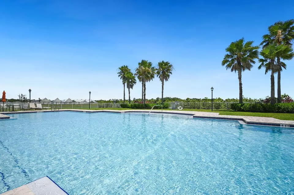 Exterior - 8638 Giovanni Ave, Fort Pierce, FL 34951 photo 6 of 7
