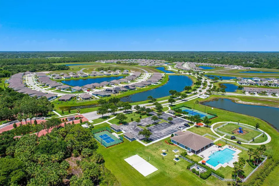View/Area - 8638 Giovanni Ave, Fort Pierce, FL 34951 photo 7 of 9