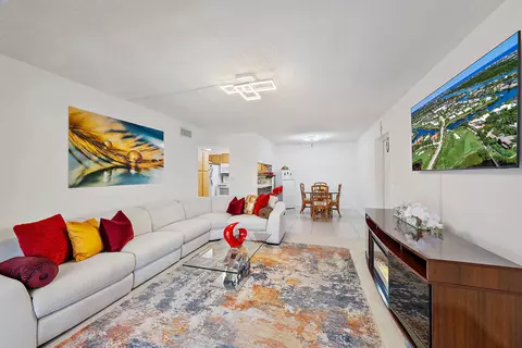 819 Sky Pine Way #A2, Greenacres, FL 33415