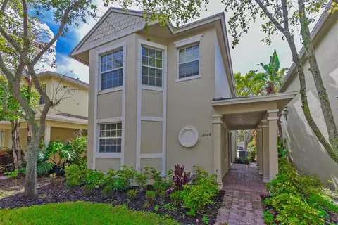 2008 SE Avon Park Dr, Port Saint Lucie, FL 34952