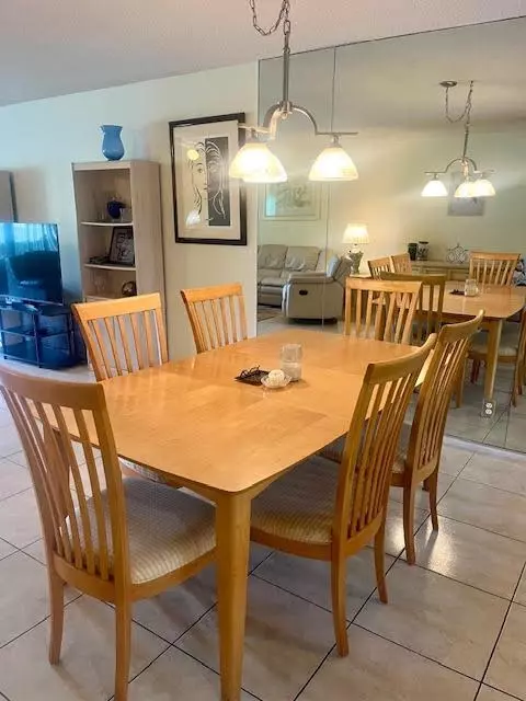 2788 Tennis Club Dr #103, West Palm Beach, FL 33417