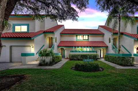 20 Lexington Ln W #B, Palm Beach Gardens, FL 33418