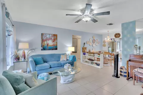 4914 NW 52 St, Tamarac, FL 33319