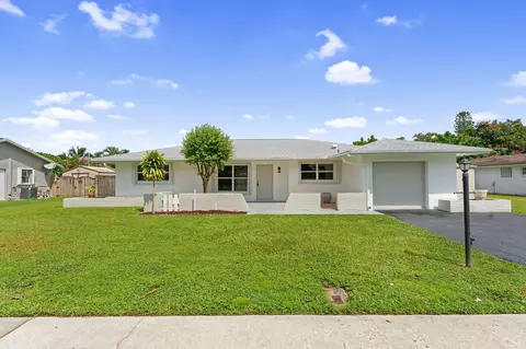 782 Carissa Dr, Royal Palm Beach, FL 33411
