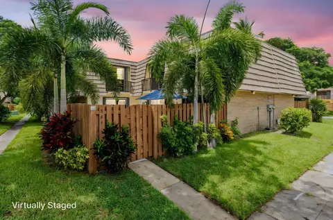 844 Springdale Cir, Palm Springs, FL 33461