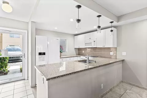 2191 NE 1st Ct #106, Boynton Beach, FL 33435