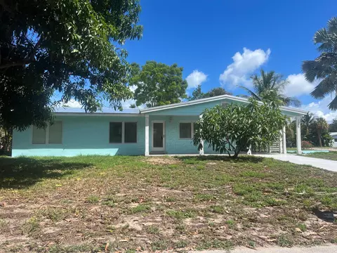 1395 NE Flora Pl, Jensen Beach, FL 34957