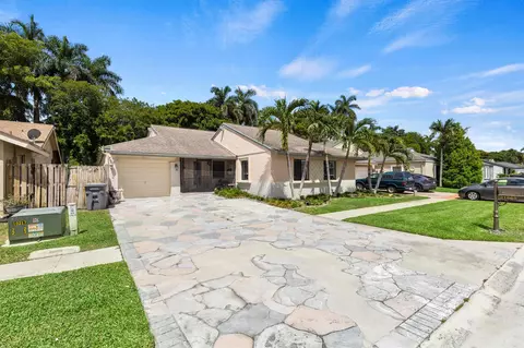 21665 Sutters Ln, Boca Raton, FL 33428