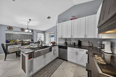 412 SW David Ter, Port Saint Lucie, FL 34953