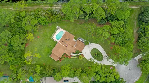 17520 Bridle Ct NW, Jupiter, FL 33478