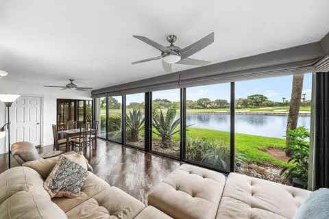 23 Eastgate Dr #C, Boynton Beach, FL 33436