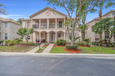 8058 Murano Cir, Palm Beach Gardens, FL 33418