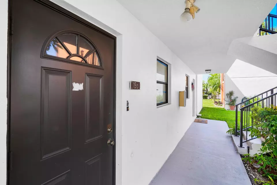 Entry Way - 516 Osprey Dr #15A, Delray Beach, FL 33444 photo 1 of 1