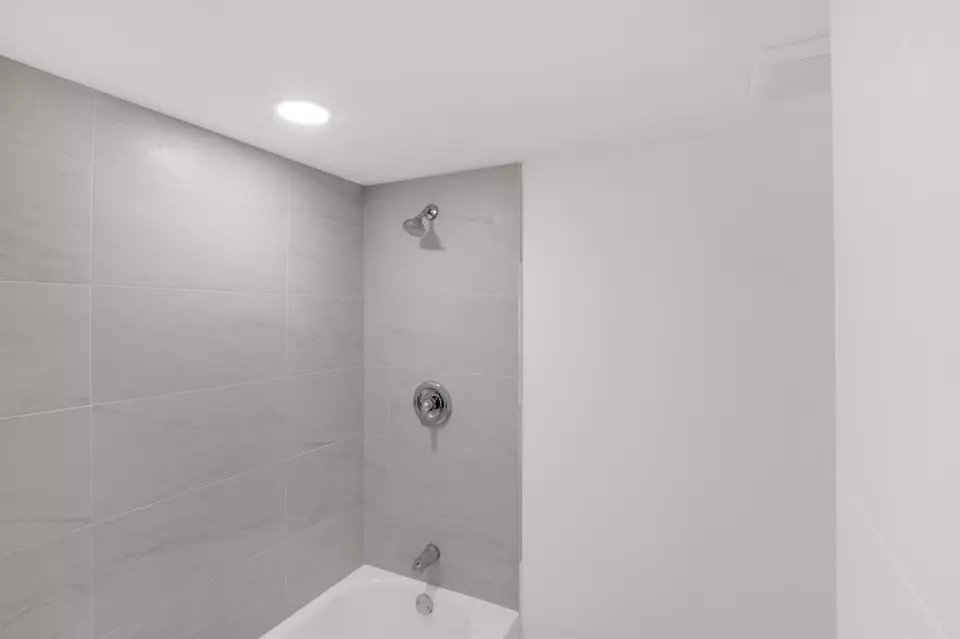 Bath - 516 Osprey Dr #15A, Delray Beach, FL 33444 photo 1 of 3