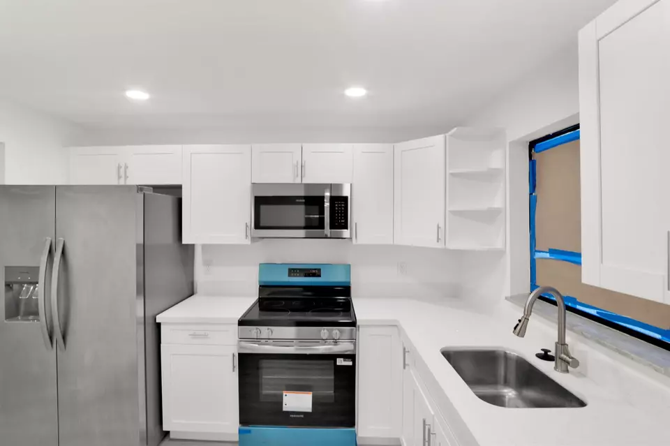 Kitchen - 516 Osprey Dr #15A, Delray Beach, FL 33444 photo 1 of 3