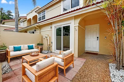 3360 Deer Creek Alba Cir, Deerfield Beach, FL 33442