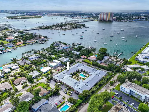 1100 Surf Rd #214, Singer Island, FL 33404