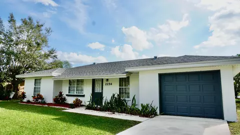 2256 SEast Dunbrooke Cir, Port Saint Lucie, FL 34952