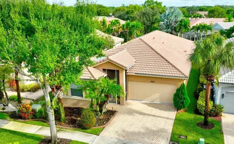 9523 Sandpiper Ln, West Palm Beach, FL 33411