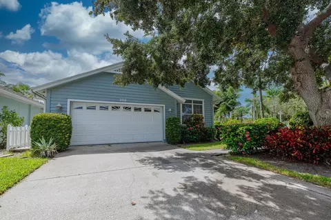 205 Garden Grove Pkwy, Vero Beach, FL 32962