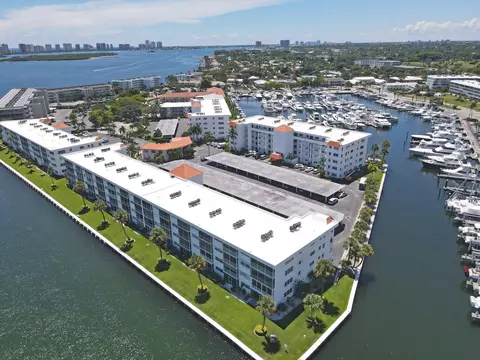 20 Yacht Club Dr #403, North Palm Beach, FL 33408