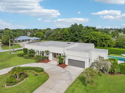 257 N Country Club Dr, Atlantis, FL 33462