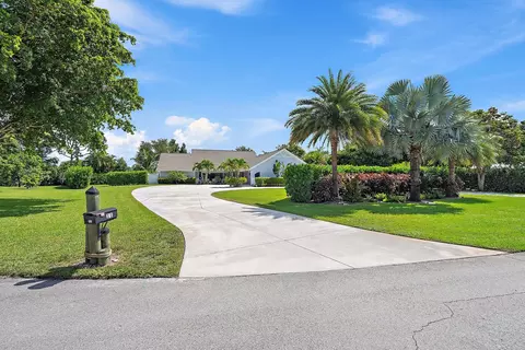 11 Loggerhead Ln, Tequesta, FL 33469