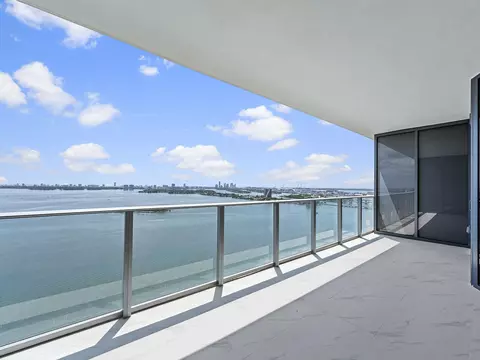 View/Area - 700 NE 24th St #3002, Miami, FL 33137 photo 1 of 12