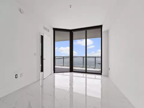 Bedroom - 700 NE 24th St #3002, Miami, FL 33137 photo 1 of 7