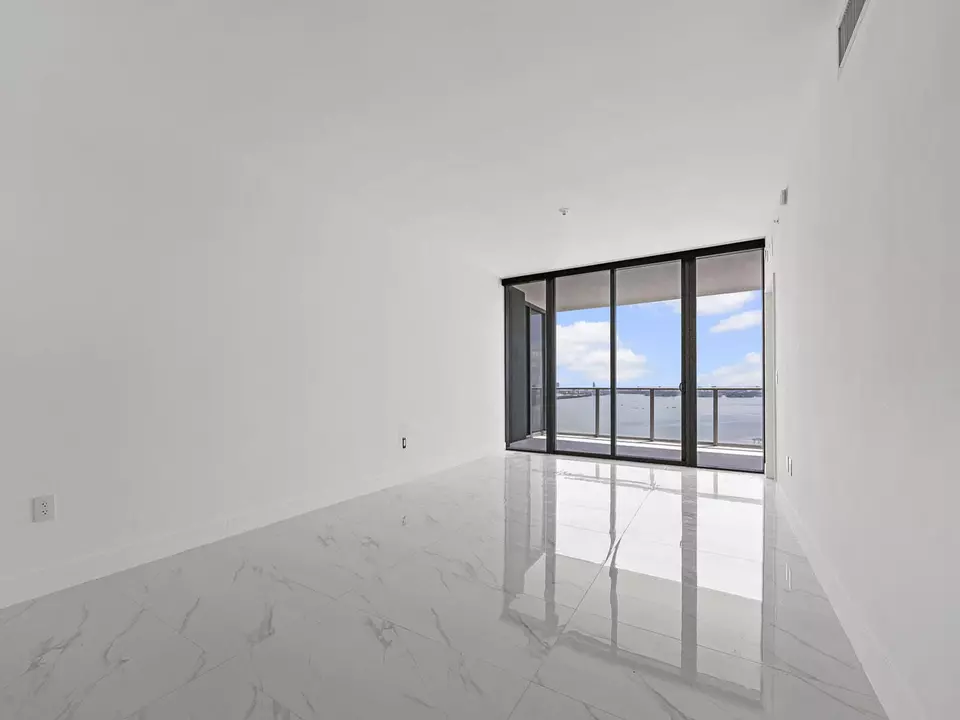 Living - 700 NE 24th St #3002, Miami, FL 33137 photo 2 of 7