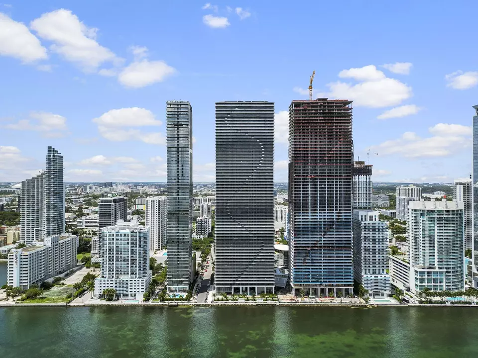 View/Area - 700 NE 24th St #3002, Miami, FL 33137 photo 2 of 12