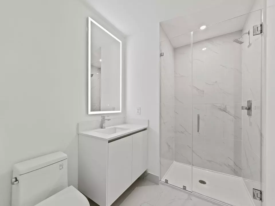 Bath - 700 NE 24th St #3002, Miami, FL 33137 photo 3 of 4