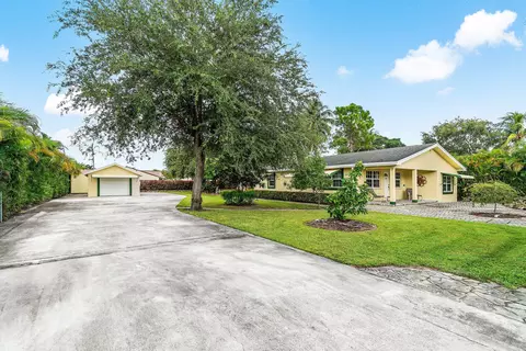 3607 Elizabeth St, Palm Springs, FL 33461