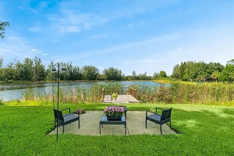 9450 87th St, Vero Beach, FL 32967