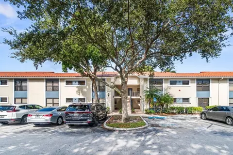 1495 Lake Crystal Dr #H, West Palm Beach, FL 33411