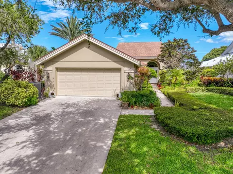 153 Ridge Rd, Jupiter, FL 33477