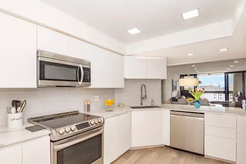 2400 Presidential Way #801, West Palm Beach, FL 33401