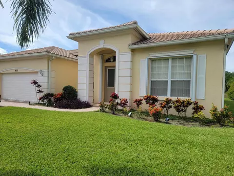 633 SW Long Key Ct, Port Saint Lucie, FL 34986