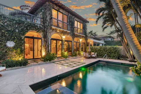 255 Everglade Ave, Palm Beach, FL 33480