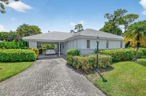 17 Slash Pine Dr, Boynton Beach, FL 33436