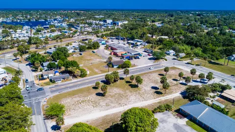 4878 SE Commerce Ave, Stuart, FL 34997 photo 9