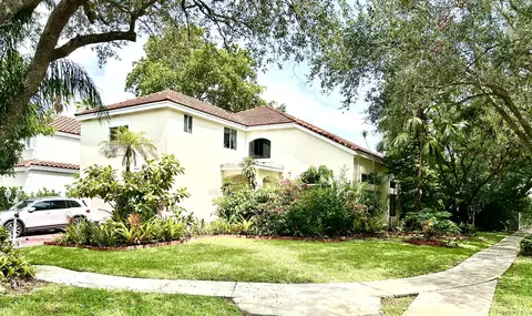11011 Minneapolis Dr, Hollywood, FL 33026