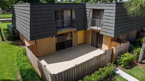 3902 39th, West Palm Beach, FL 33407