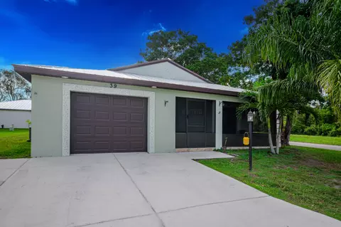 39 SE Flamenco Way, Port Saint Lucie, FL 34952