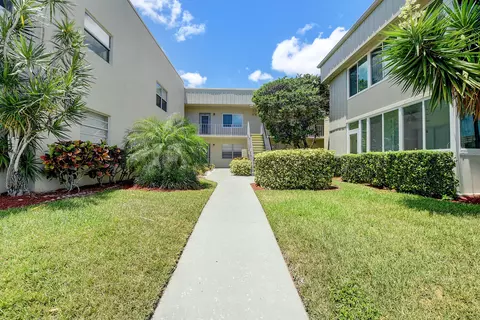 318 Monaco G #G, Delray Beach, FL 33446