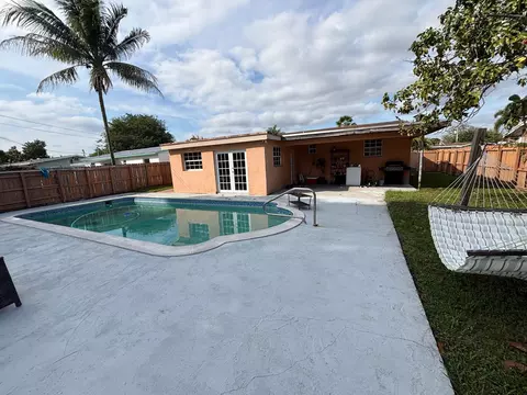 7430 Atlanta St, Hollywood, FL 33024