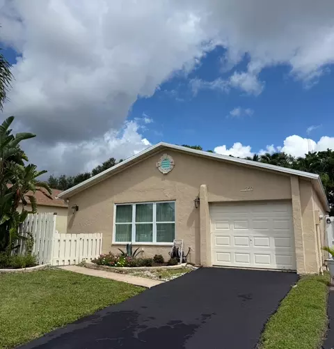 5159 Mirror Lakes Blvd, Boynton Beach, FL 33472