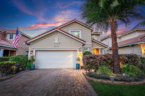 5919 SE Crooked Oak Ave, Hobe Sound, FL 33455