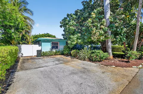 1248 NE 8th Ave, Delray Beach, FL 33483