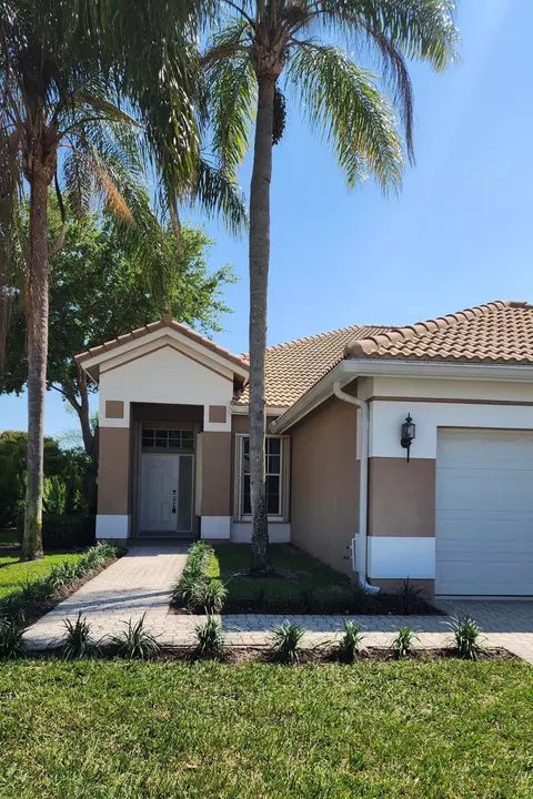 6900 Cairnwell Dr, Boynton Beach, FL 33472